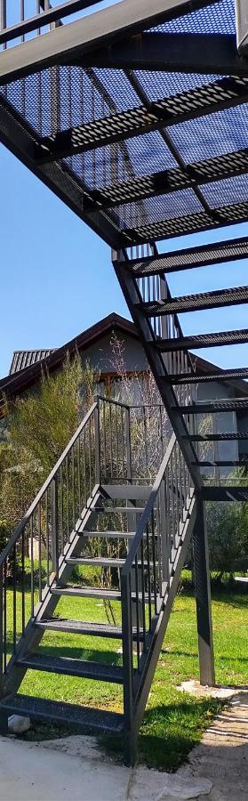 Mosqueteras Duplex Alojamientos Patagonicos 维拉·拉·安古斯图拉 外观 照片